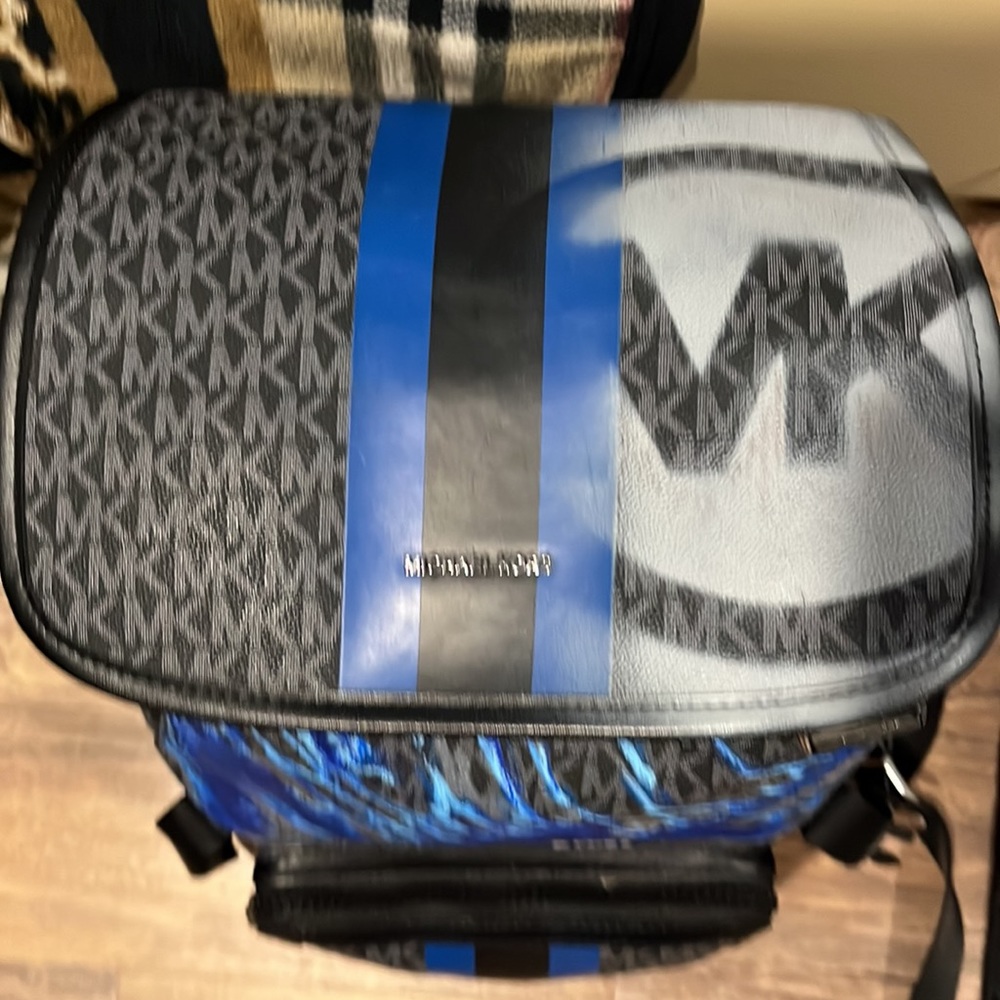 NWOT Michael Kors, men’s cooper rucksack rare edition “Fire & ice” collection - Picture 2 of 5